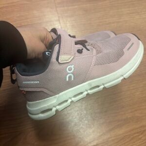 On Running Kids Sneakers in Pink and White